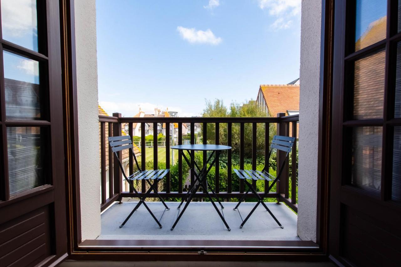 Appartement neuf - à 500m de la mer avec balcon Courseulles-sur-Mer Esterno foto