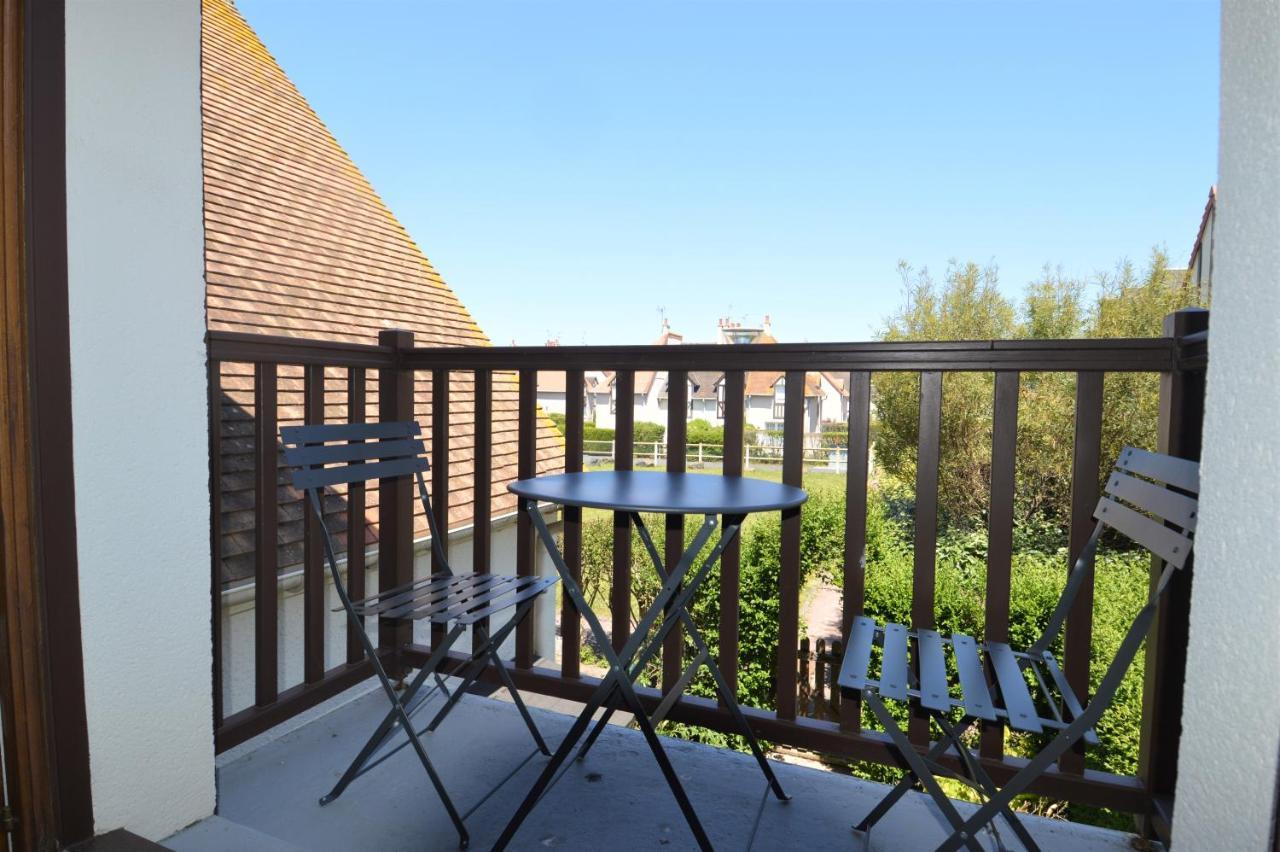 Appartement neuf - à 500m de la mer avec balcon Courseulles-sur-Mer Esterno foto