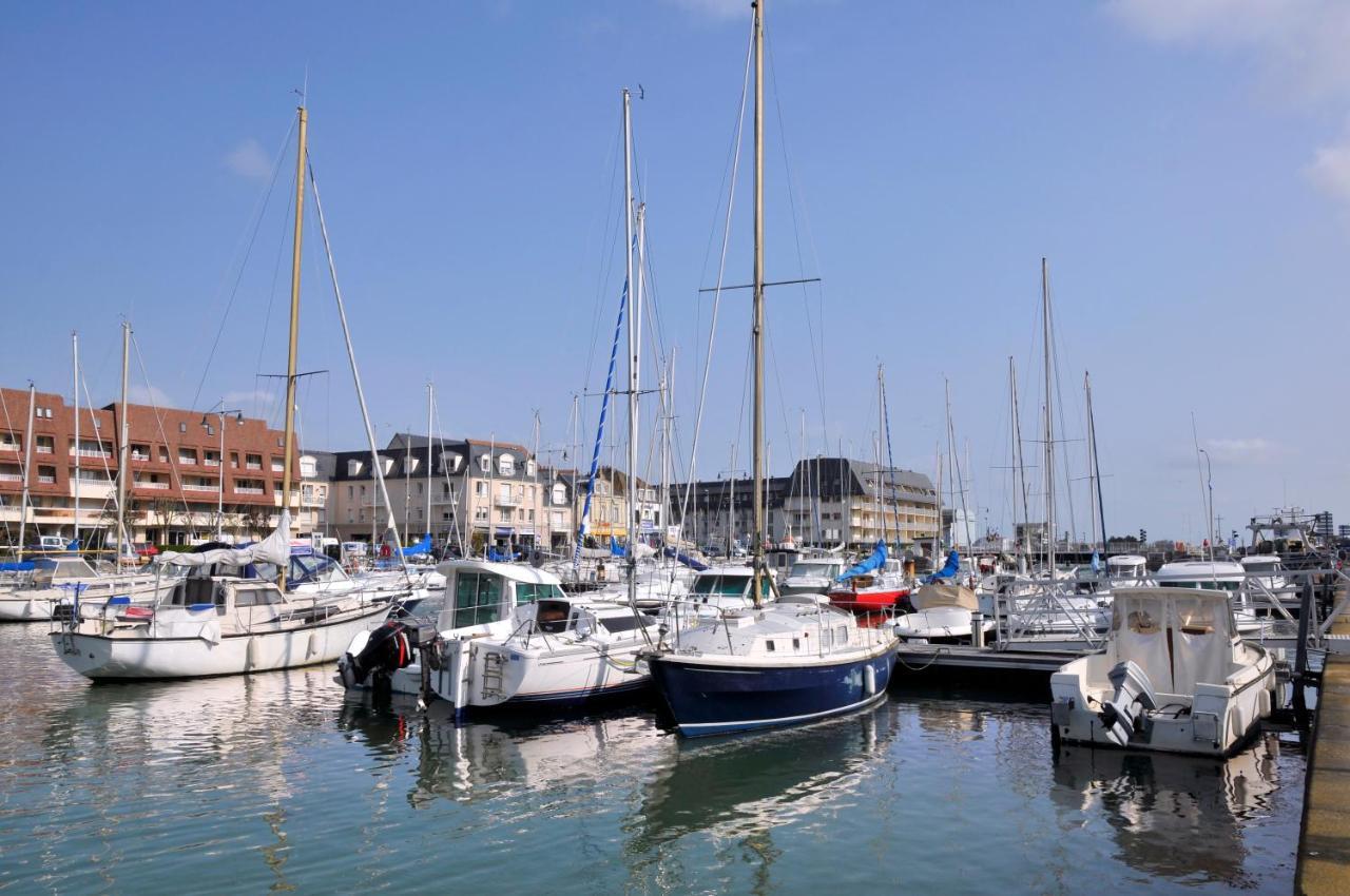 Appartement neuf - à 500m de la mer avec balcon Courseulles-sur-Mer Esterno foto